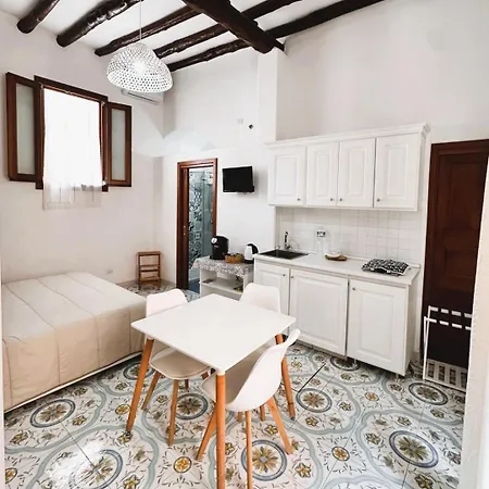 Malvasia 70 Bed & Breakfast 4*